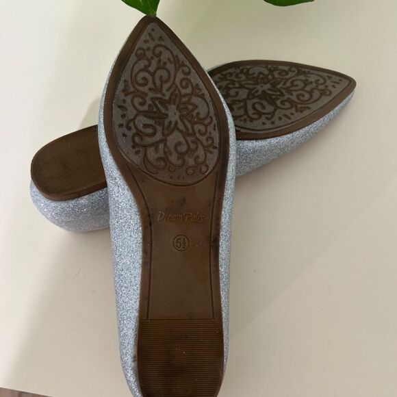 Women’s Silver Glitter Ballet Flats size 5.5 - Picture 4 of 4